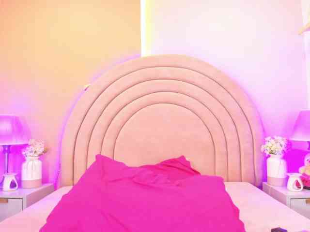KikiiSweet webcam
