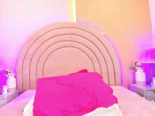 KikiiSweet webcam
