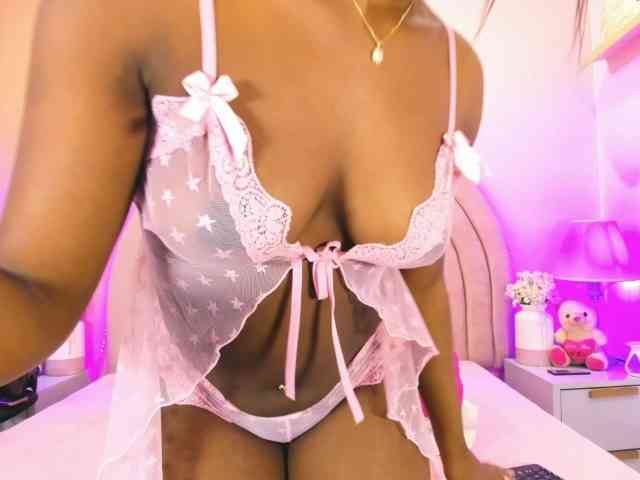 KikiiSweet webcam