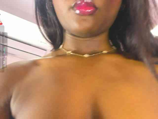 KikiiSweet webcam