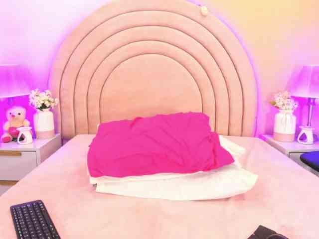 KikiiSweet webcam