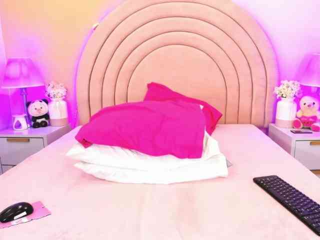 KikiiSweet webcam