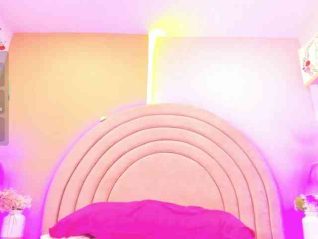 KikiiSweet webcam