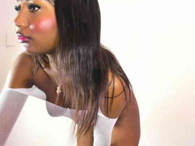 KikiiSweet webcam