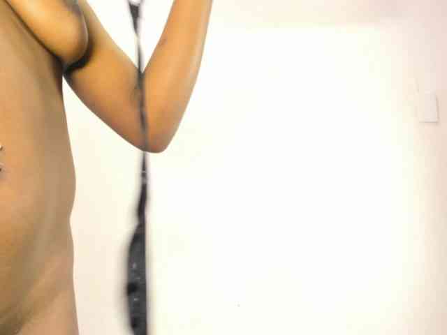 KikiiSweet webcam