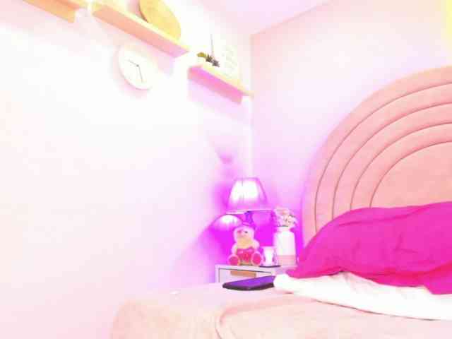KikiiSweet webcam