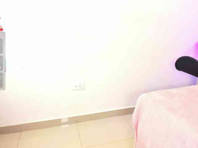 KikiiSweet webcam