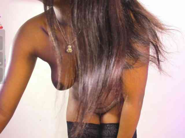 KikiiSweet webcam