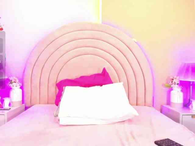 KikiiSweet webcam