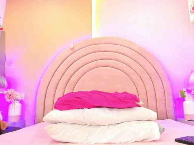 KikiiSweet webcam