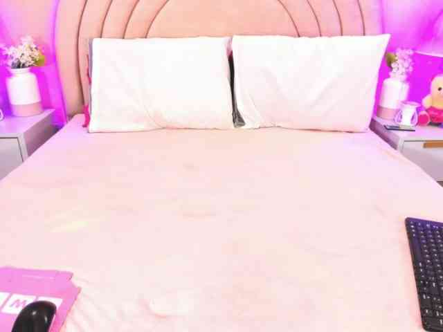 KikiiSweet webcam