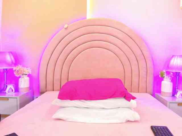 KikiiSweet webcam