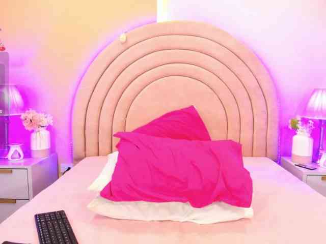 KikiiSweet webcam