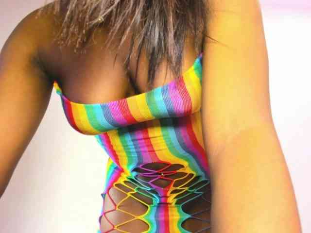 KikiiSweet webcam