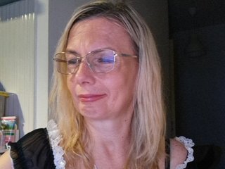 ShiningMILF Porn Show