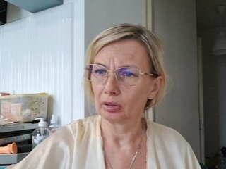 ShiningMILF Porn Show