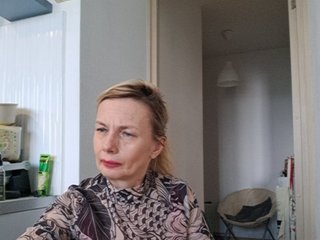 ShiningMILF Porn Show