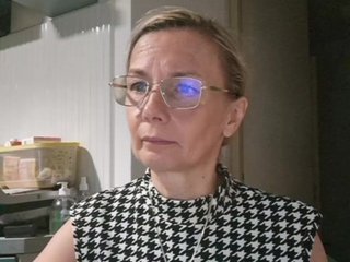ShiningMILF Porn Show