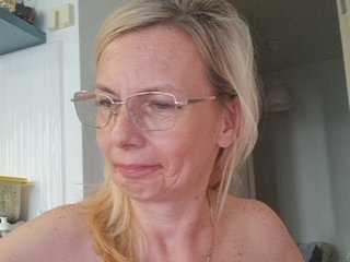 ShiningMILF Porn Show