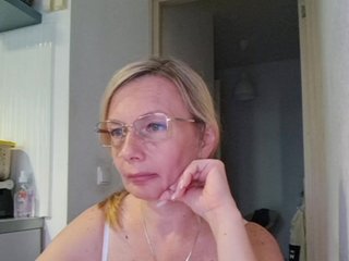ShiningMILF Porn Show