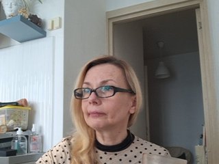 ShiningMILF Porn Show