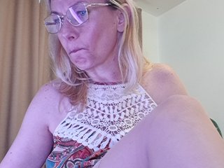 ShiningMILF Porn Show