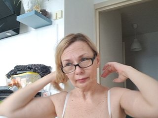 ShiningMILF Porn Show