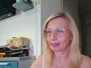 ShiningMILF Porn Show