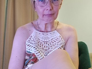 ShiningMILF Porn Show