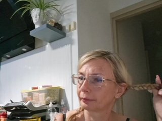 ShiningMILF Porn Show