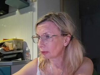 ShiningMILF Porn Show