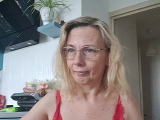 ShiningMILF Porn Show