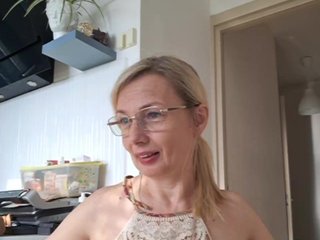 ShiningMILF Porn Show
