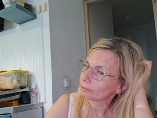 ShiningMILF