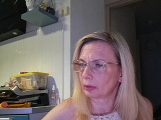 ShiningMILF Porn Show
