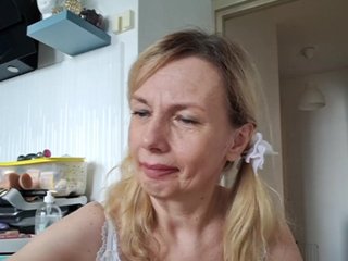 ShiningMILF Porn Show