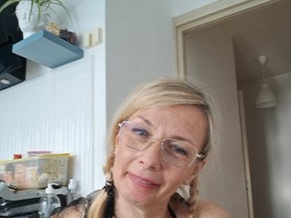 ShiningMILF Porn Show