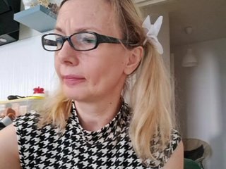 ShiningMILF Porn Show
