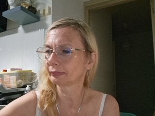 ShiningMILF Porn Show