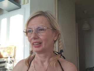 ShiningMILF Porn Show