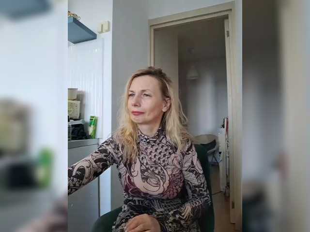 ShiningMILF live cam on BongaCams
