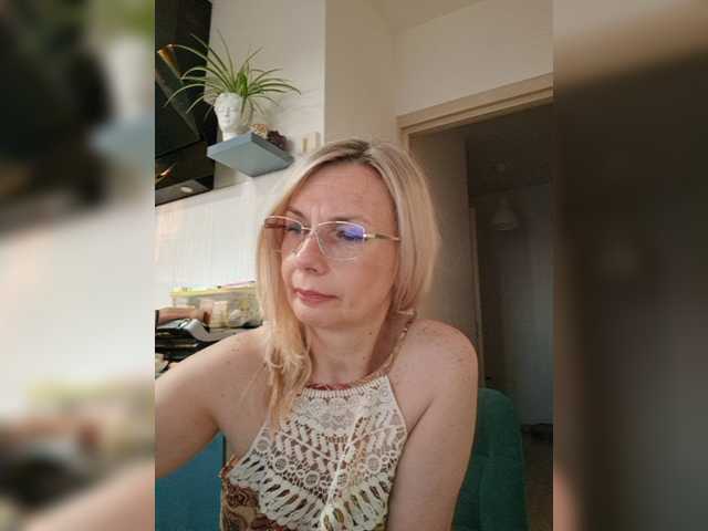 ShiningMILF live cam on BongaCams