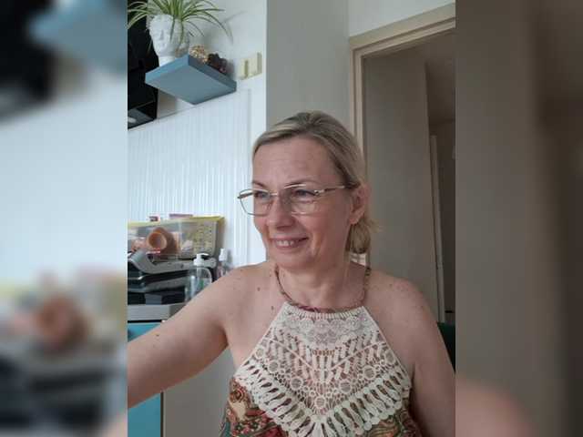 ShiningMILF live webcam show