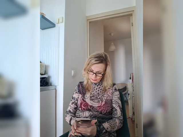 ShiningMILF live cam on BongaCams