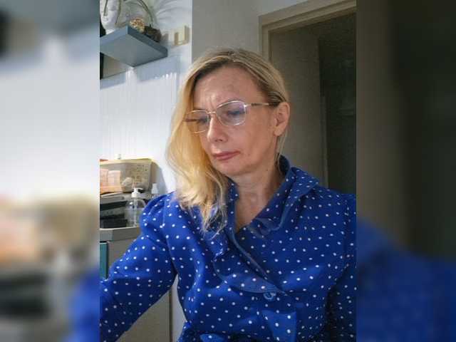 ShiningMILF live cam on BongaCams