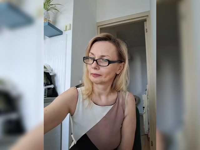 ShiningMILF live cam on BongaCams