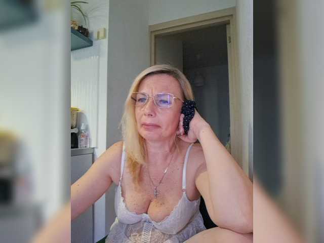 ShiningMILF live cam on BongaCams