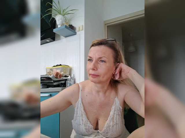 ShiningMILF live cam on BongaCams