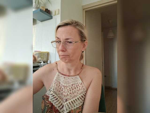 ShiningMILF live webcam show
