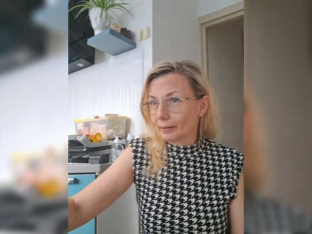 ShiningMILF live webcam show